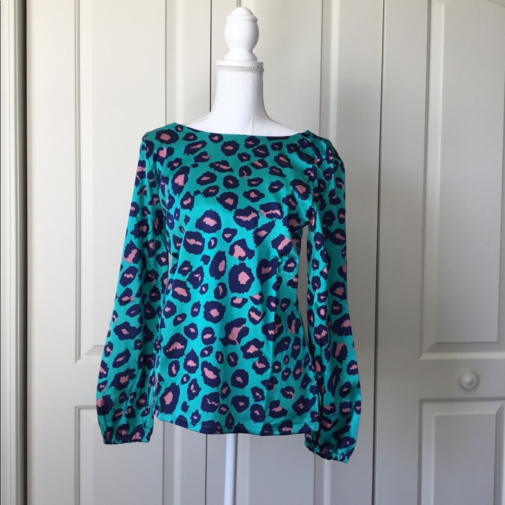 NWT print blouse size small